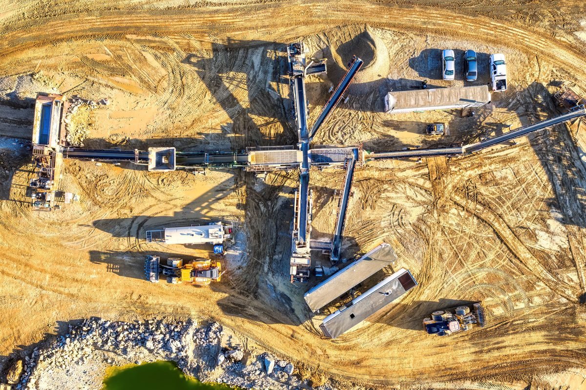 Aerial view of a mobile crushing and materials-handling operation